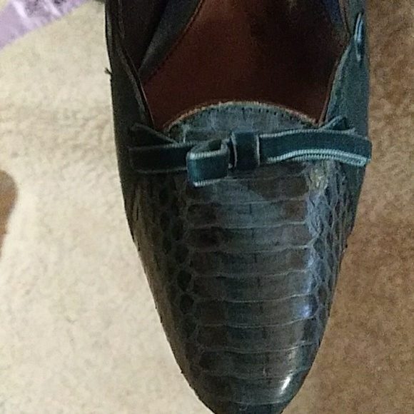 Shoes - Picture 5 of 10